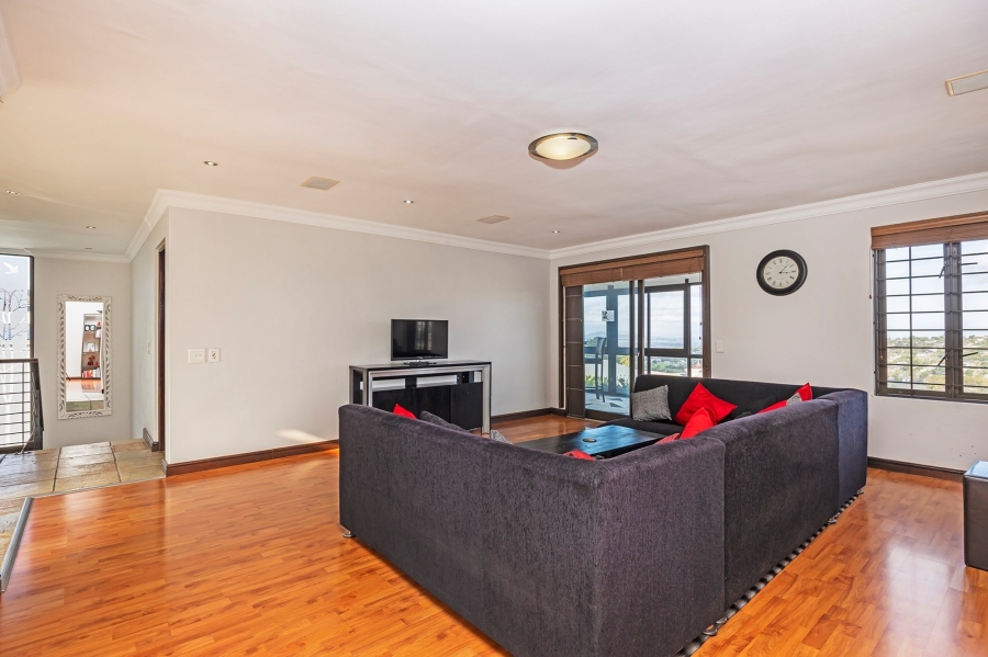 4 Bedroom Property for Sale in Van Riebeeckshof Western Cape